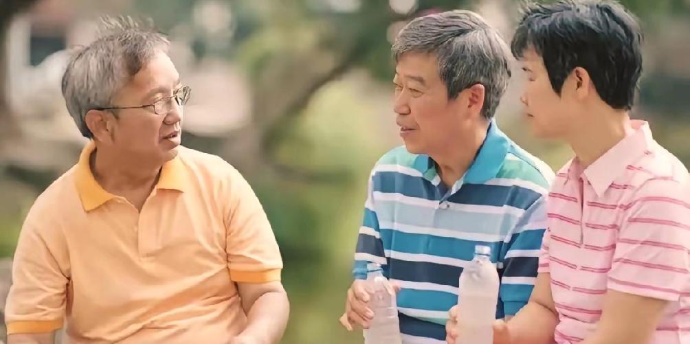 最近发现一个特别有意思的现象：但凡体制内退休的，不管是公务员还是事业编，尤其是文