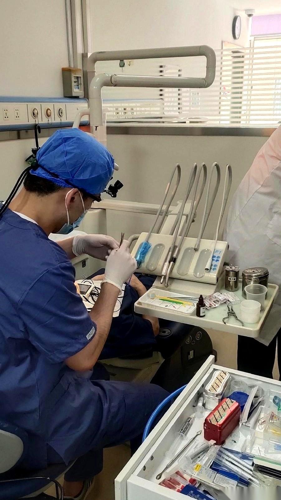 牙医让你拔牙，你第一反应是不是：又想坑我钱？觉得人家就是为了让你花大几千上万，