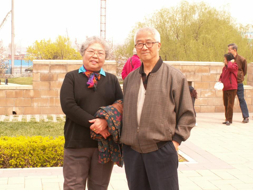 我和老伴没领证却过得比年轻人甜今年70岁的我，和老周搭伙过日子已经5年了