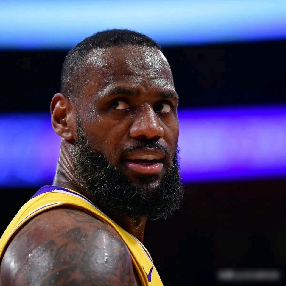 詹姆斯本赛季预计不会像以往那样全力以赴了。尽管他依然希望继续职业生涯，身体状