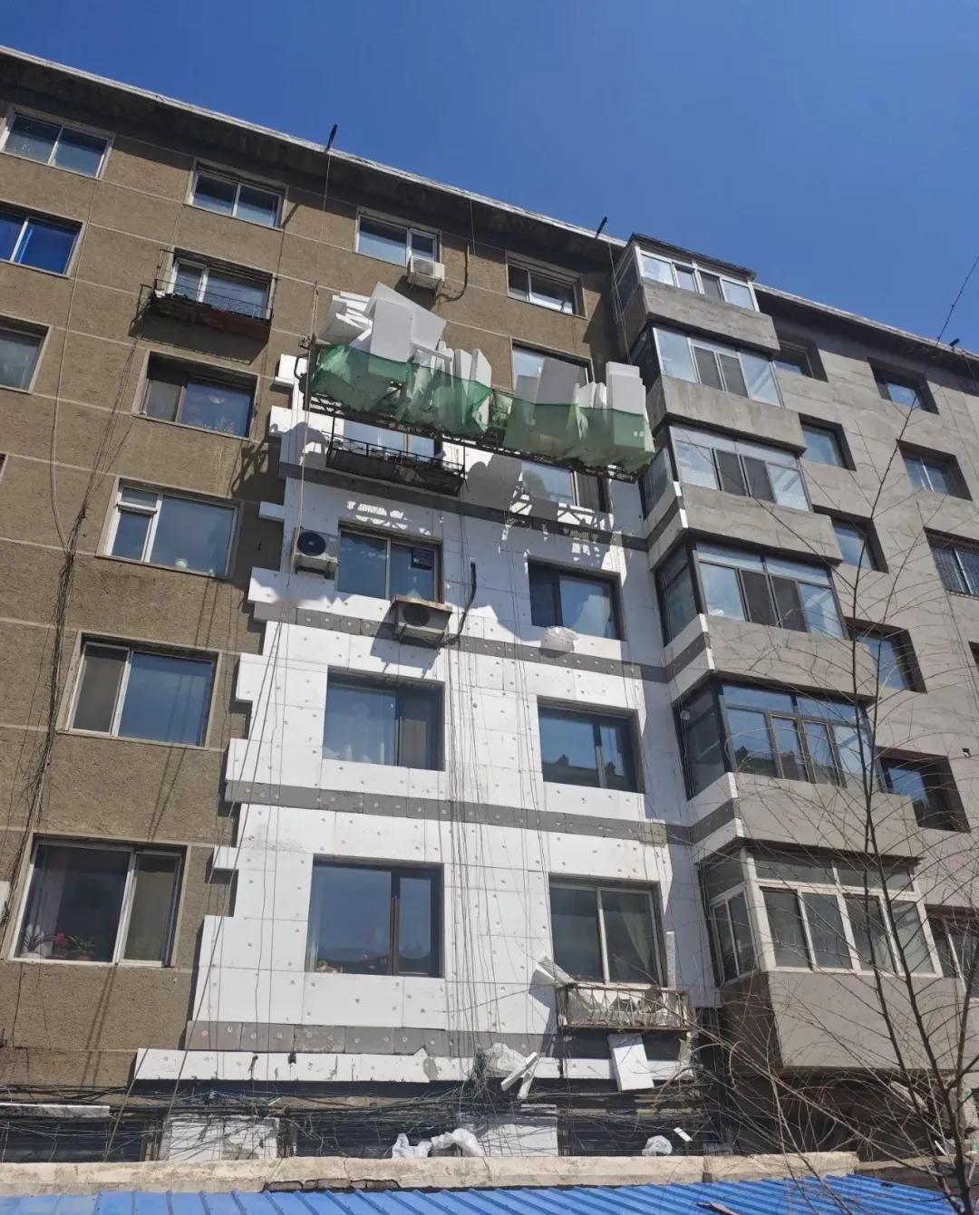 有钱人在收购“老旧小区顶楼”！这可不是在瞎买，背后暗藏商机！🤫最近不少朋