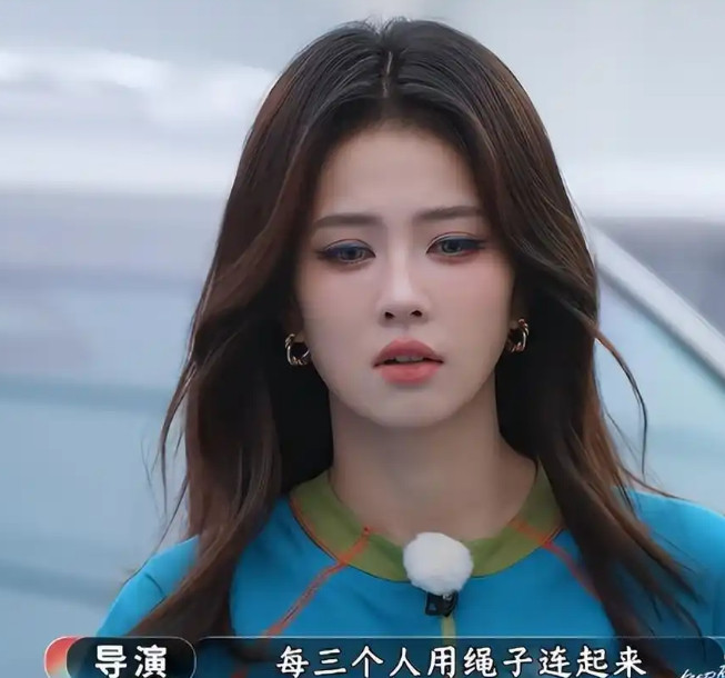 白鹿明年大概率﻿不会续‎‎约《跑男》了周深这边则‏已⁠⁠经确定退﻿出，这俩人背后