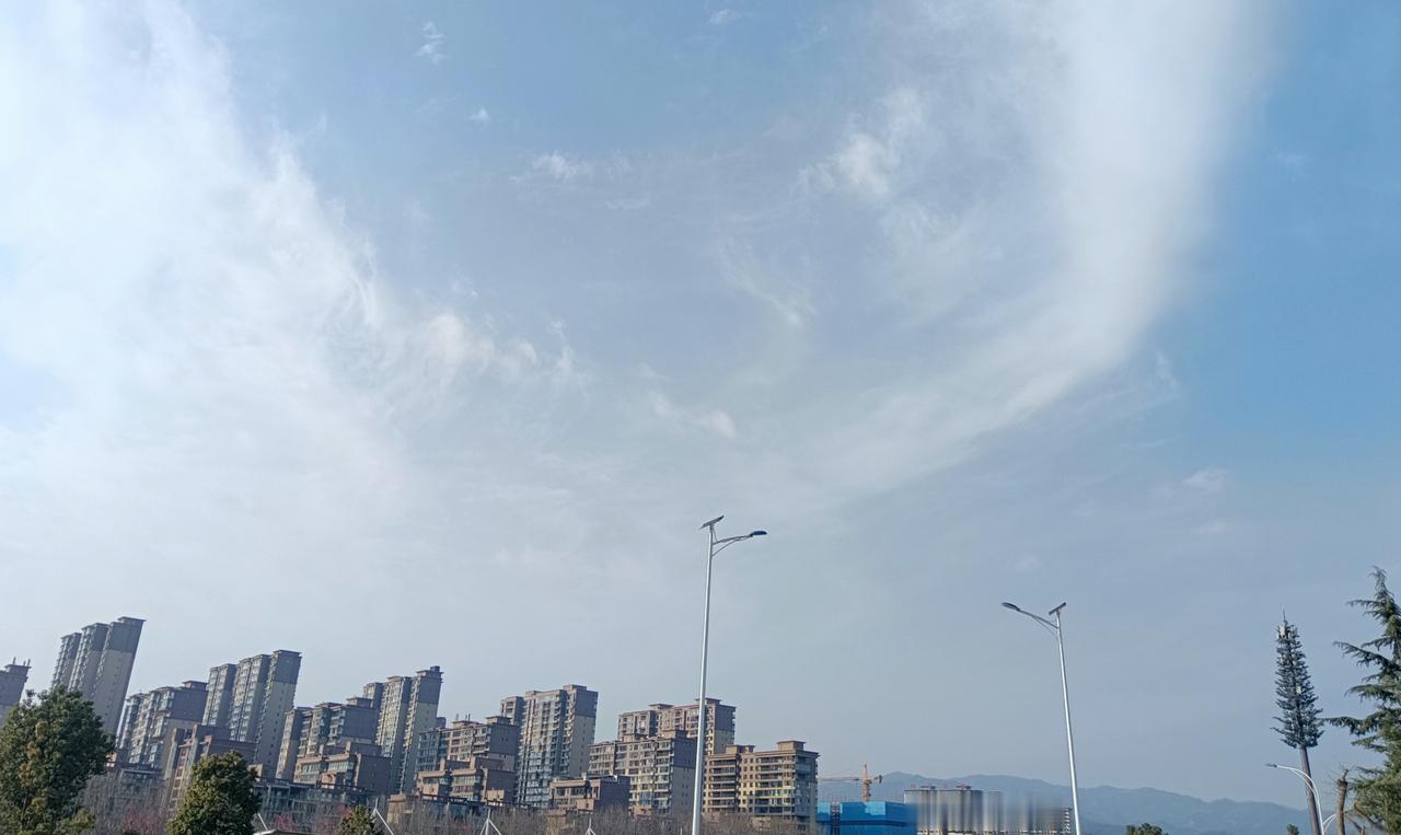 明天除夕，我带老婆回老家陪我爸妈过年。没想到，老婆说:“我不回去，把你爸妈接城