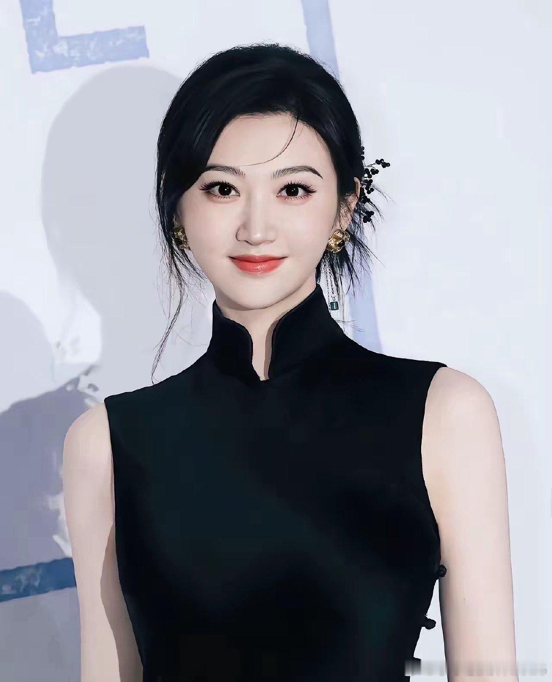 假如景甜要是嫁给张继科的话：第一：结婚景甜不会要3000万彩礼第二：生孩子景甜也