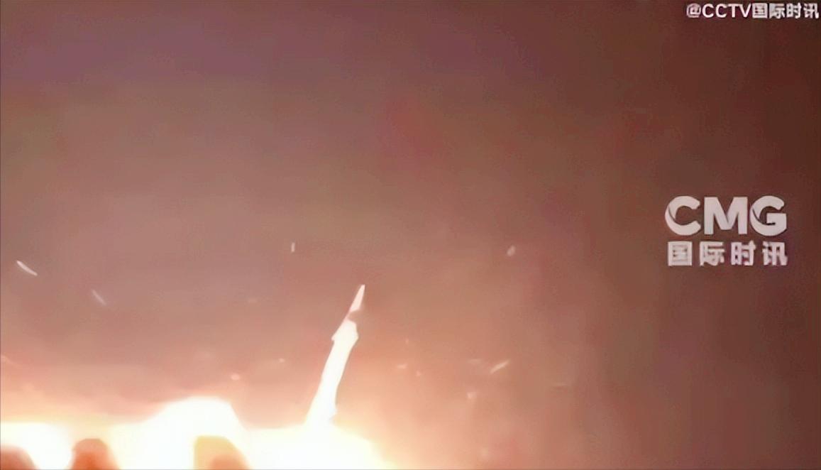 谁能料到，伊朗那枚带着2吨重弹头的“巨无霸”导弹，简直跟没人管一样，一路畅行无阻