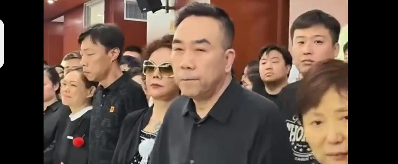 老五婶梦真，真是大格局！老五婶梦真不计前嫌，前来参加前公公杨少华的人生告别会，