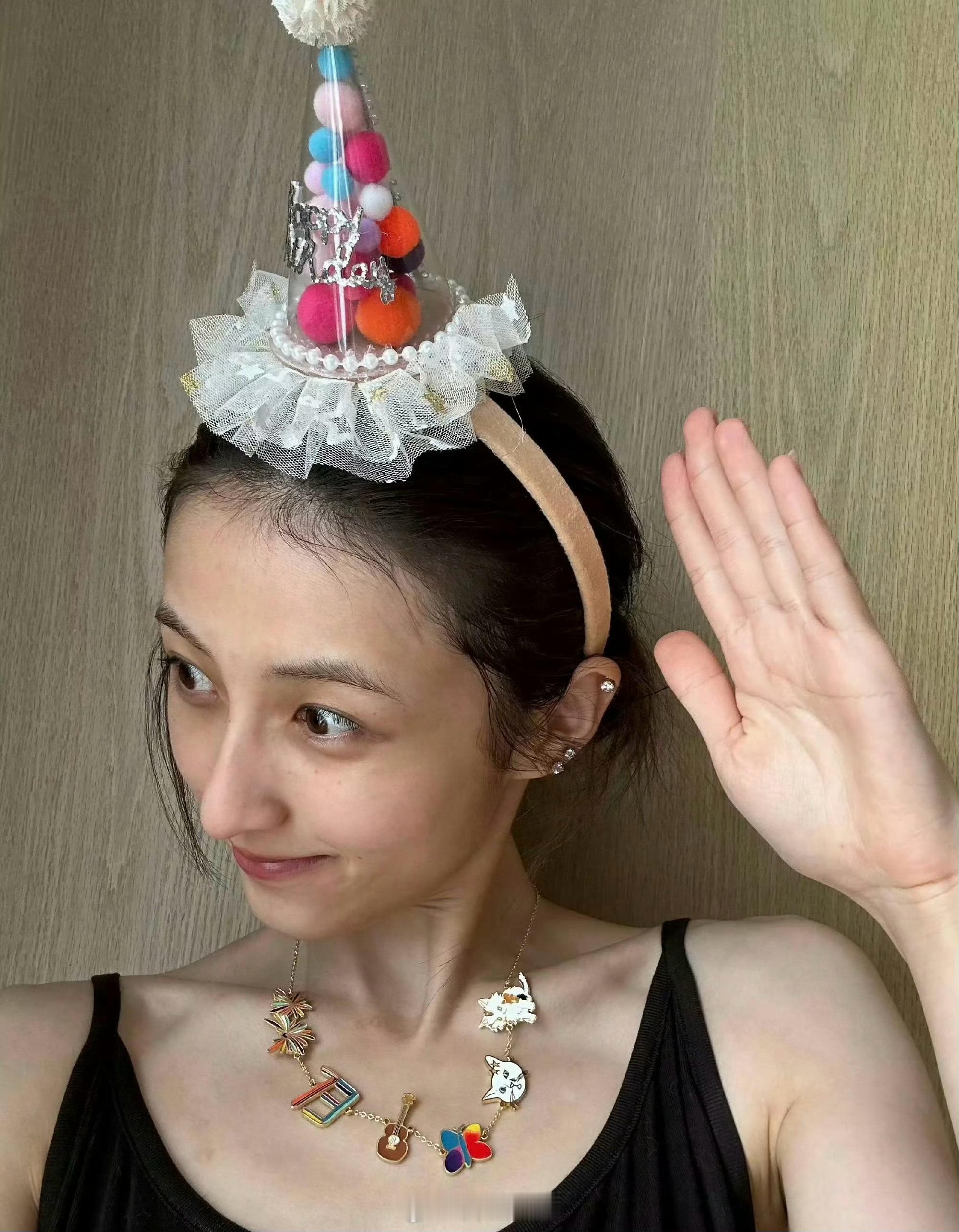 张子枫瘦成李维嘉了子枫妹妹对自己的身材管理太苛刻了​​​