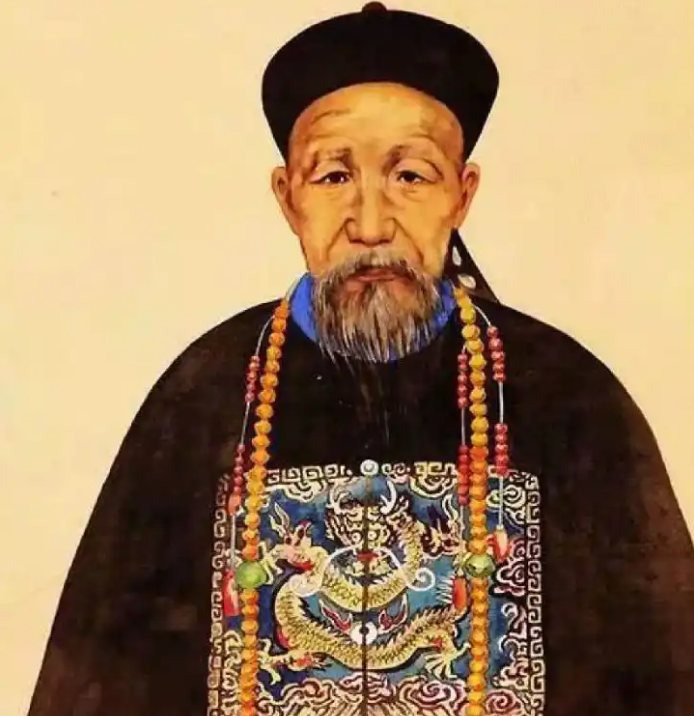 1833年，曾国藩结婚当天，新娘悔婚逃跑了，迎亲队伍扫兴而归，媒人觉得愧对曾家，