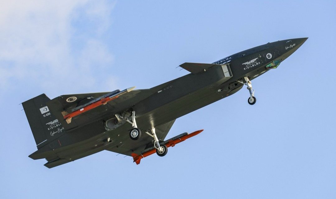 土耳其Baykar公司研发的“红苹果”隐形无人战斗机搭载国产Gökdoğan