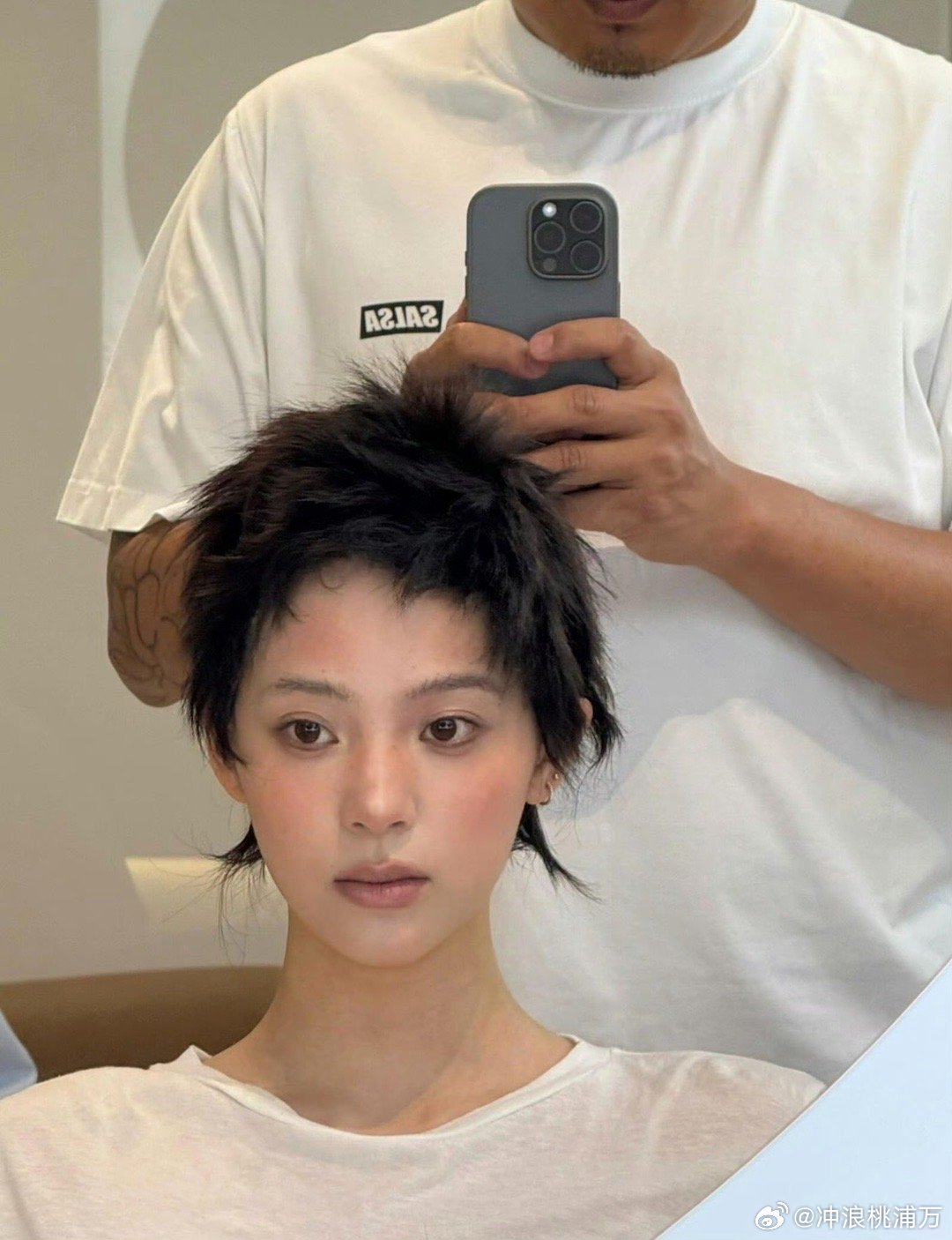 欧阳娜娜剪超短发了！直接从小提琴公主变身帅气假小子～（假发假发）​​​