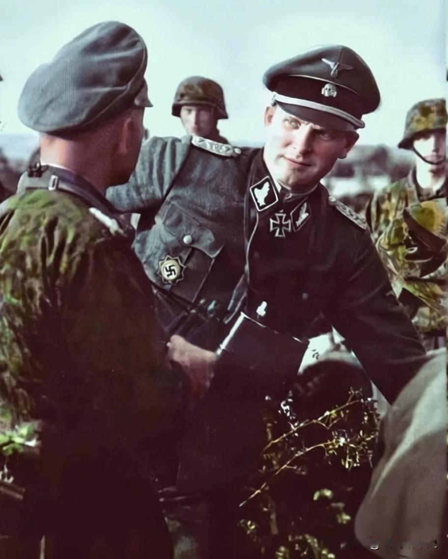 武装党卫军第1“阿道夫·希特勒警卫旗队”装甲师第二任师长提奥多·威施，照片拍摄于