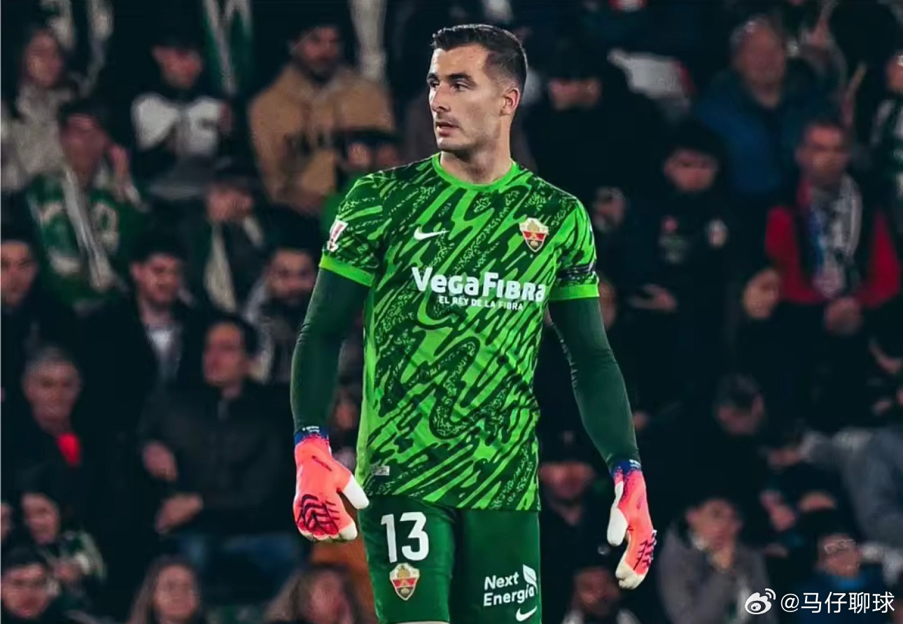 3月20日讯据《每日体育报》报道，巴萨外租门将伊纳基·佩尼亚在埃尔切已经失去了