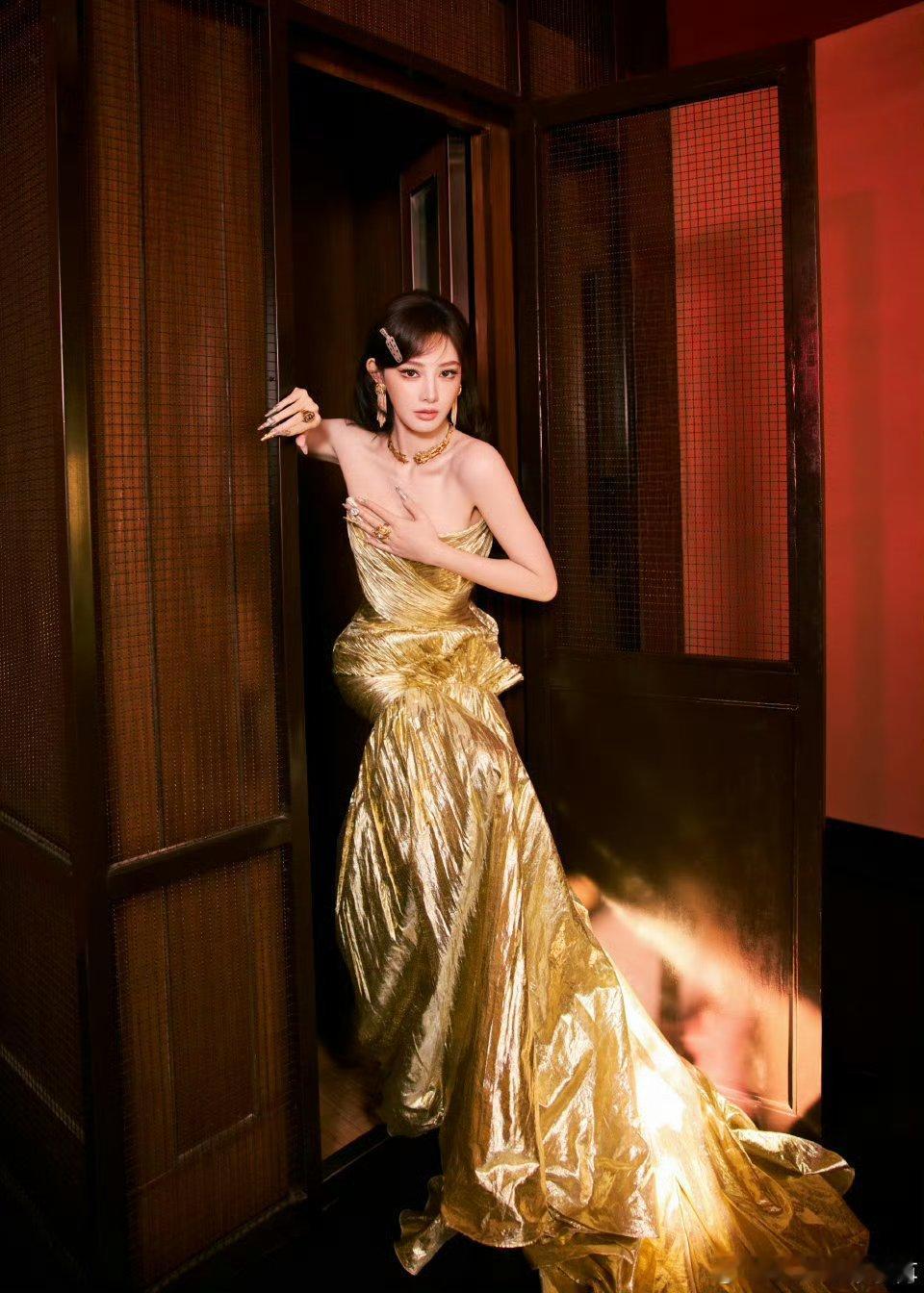 彭小苒包了糖葫芦馅的饺子谁能拒绝彭小苒包的糖葫芦馅饺子！人美手巧，包饺子干脆又