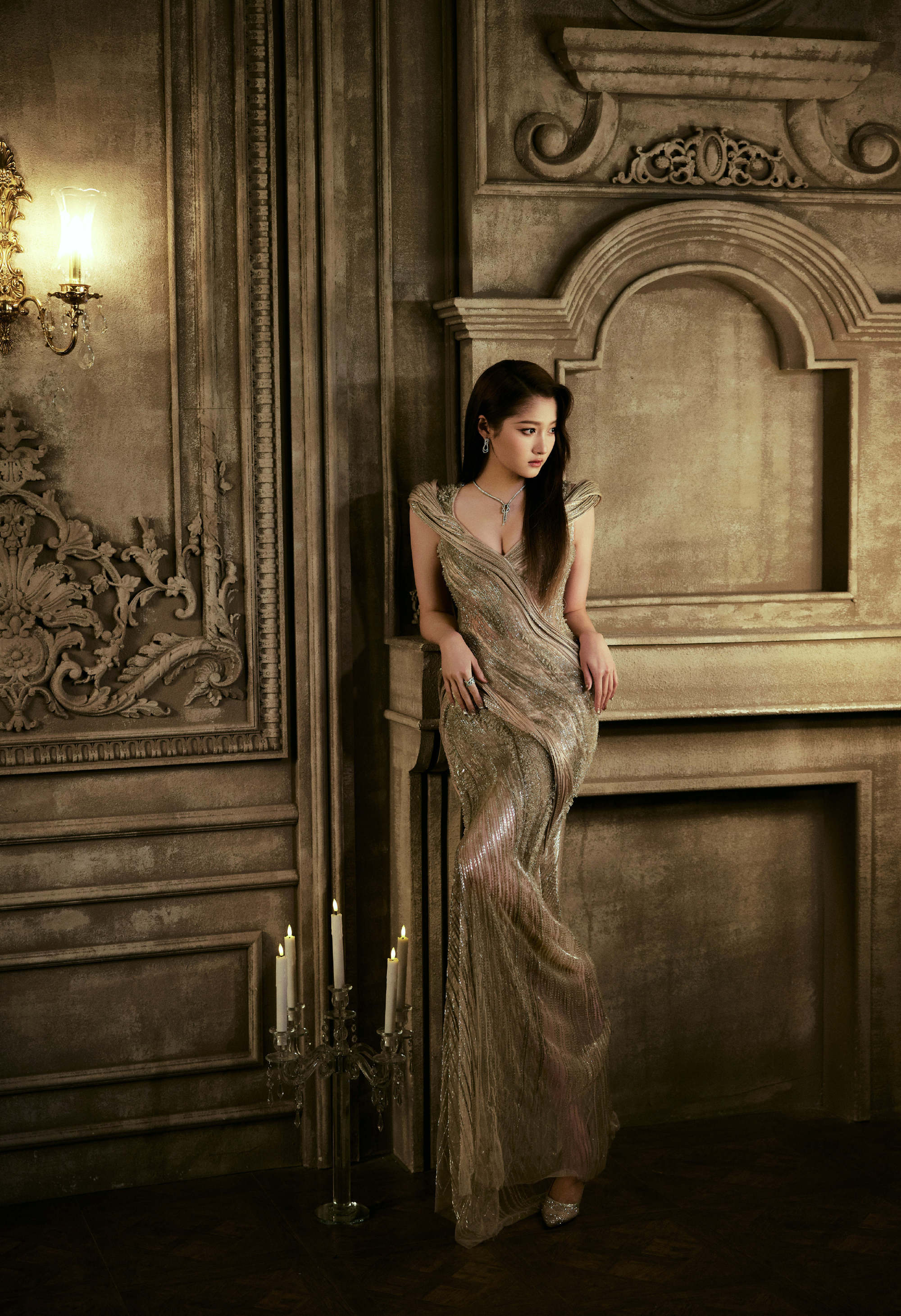 关晓彤这个妆造风格好美，大长腿确实吸睛。关晓彤