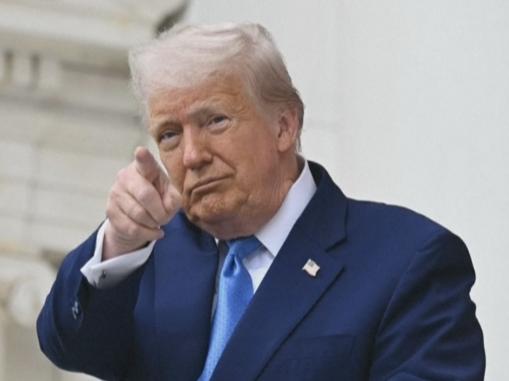 特朗普还有三大杀招，但是特朗普不一定敢打，第一，把中国踢出SWIFT系统