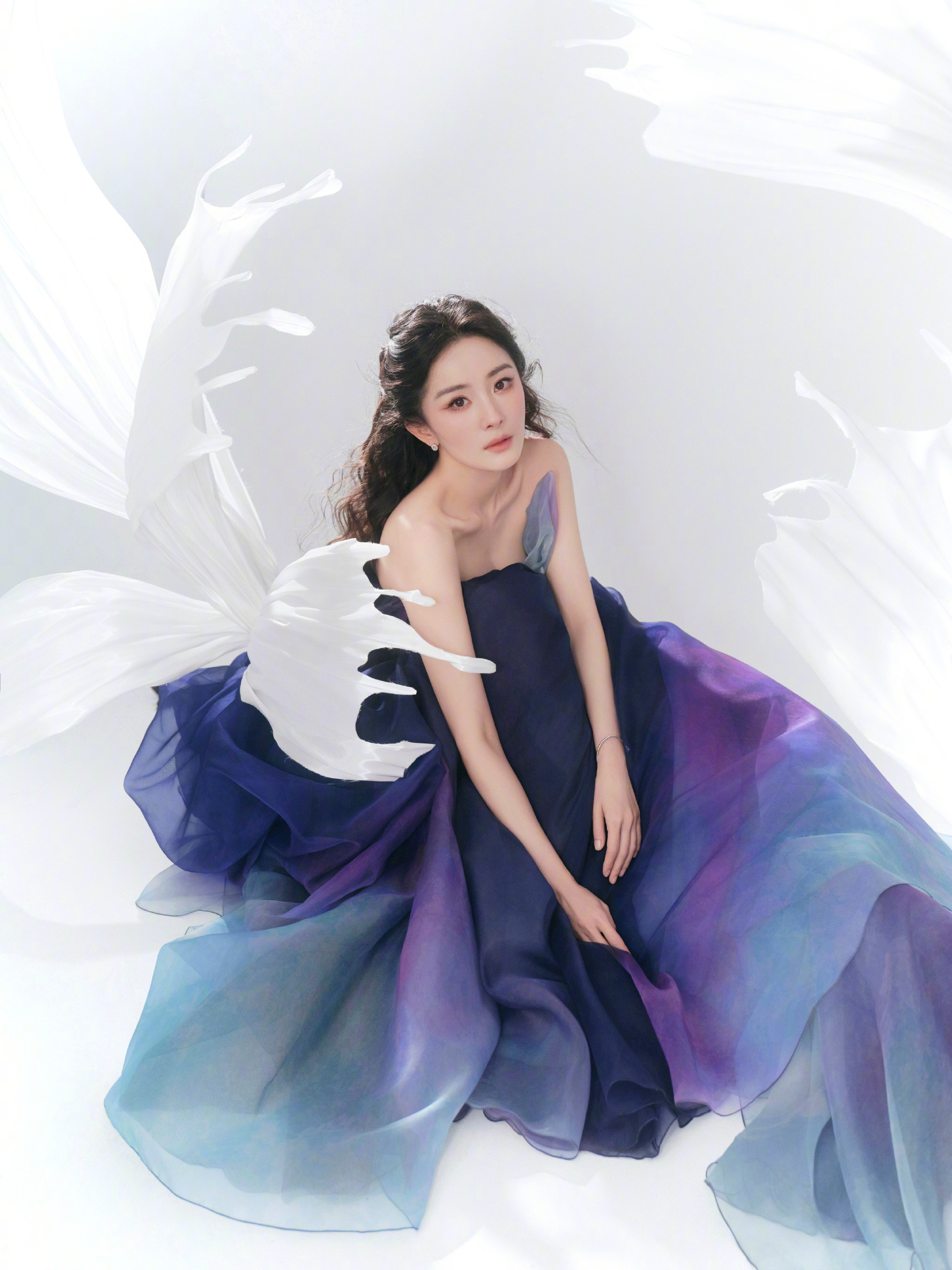 杨幂柔美与温婉体现得淋漓尽致