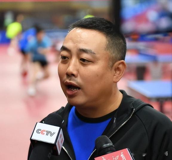 世界乒乓球第一个大满贯是老瓦，中国第一个是刘国梁，最后一个是樊振东。大满贯的说法