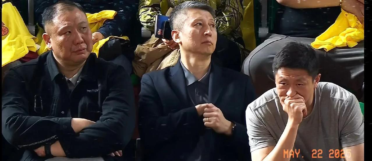 中国男篮亚洲杯十二人名单预测：后卫（5人）：孙铭徽、廖三宁、胡明轩、崔永熙、