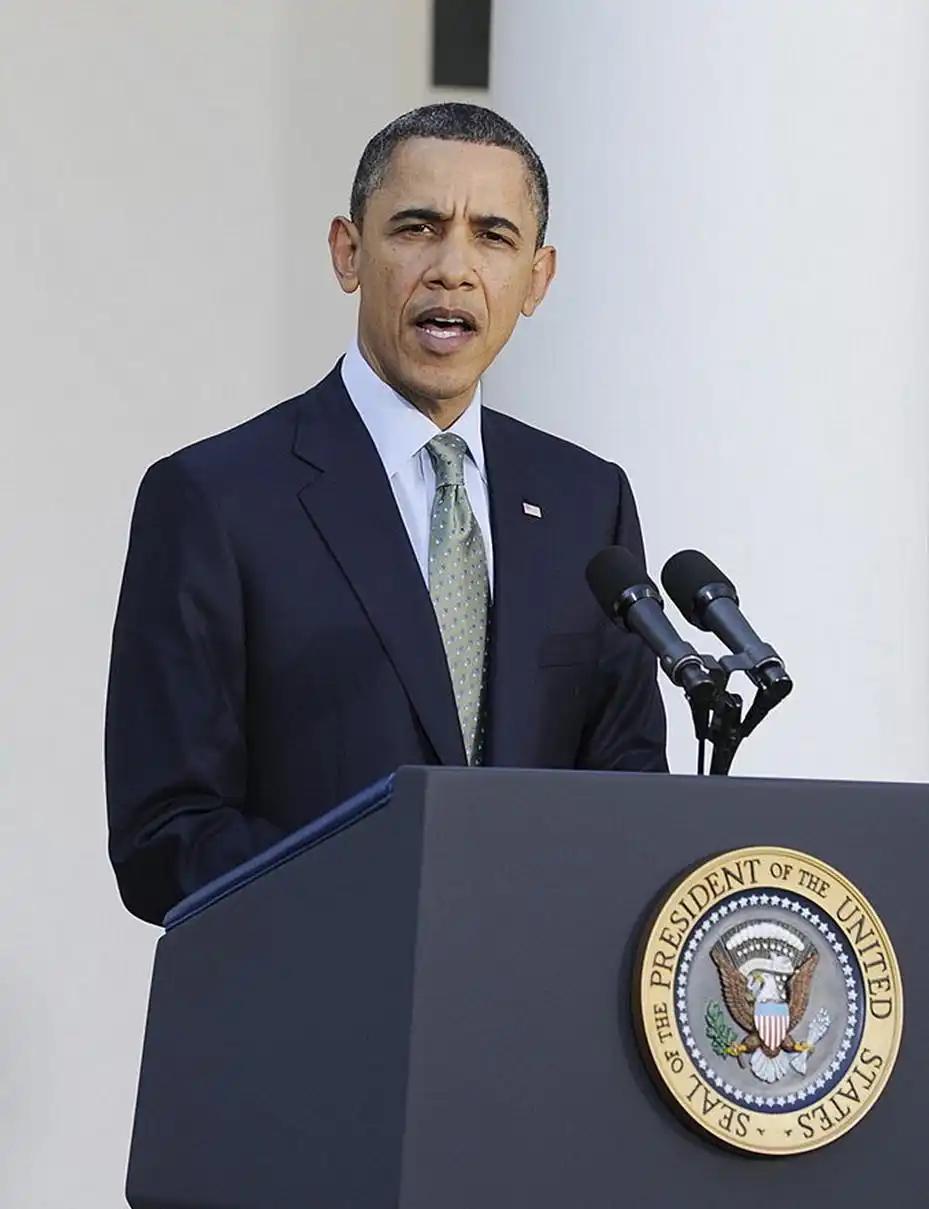 沉默已久的奥巴马，终于忍不下去，对特朗普说了一句大逆不道的话。美国政圈这两天