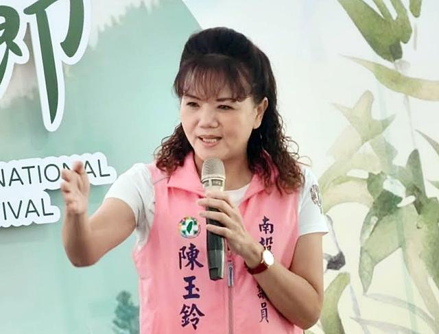 绿议员陈玉铃罢免案失败　蓝绿皆警讯突显多重政治警讯对蓝仍有利多郭正亮点名“