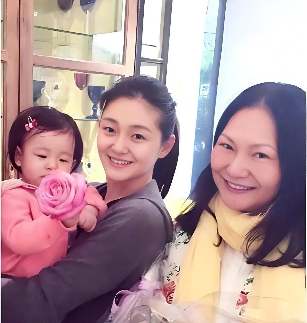 现在全网最后悔的女人应该就是S妈吧，估计肠子都悔青了，很后悔当初对汪家太绝。