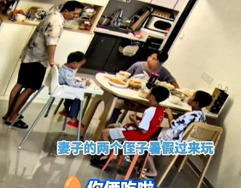 有网友表示：这还是男的吗？都不如一个女人，几个鸡蛋而已，就对着孩子叨叨个没完，完