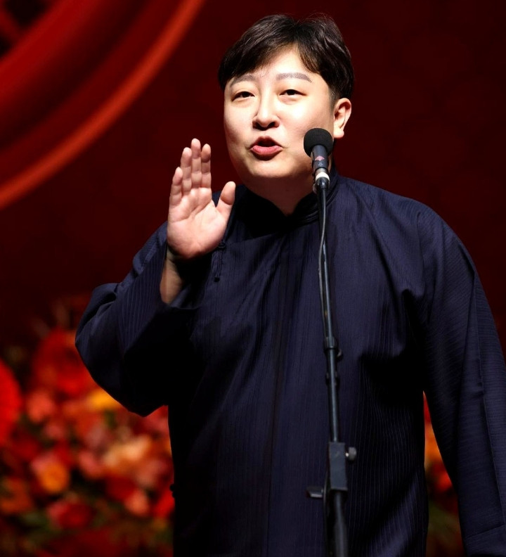 “两年没登台，宁云祥突然开撕曹鹤阳。”“张德燕凌晨发文：‘有人拿升职当令箭。’