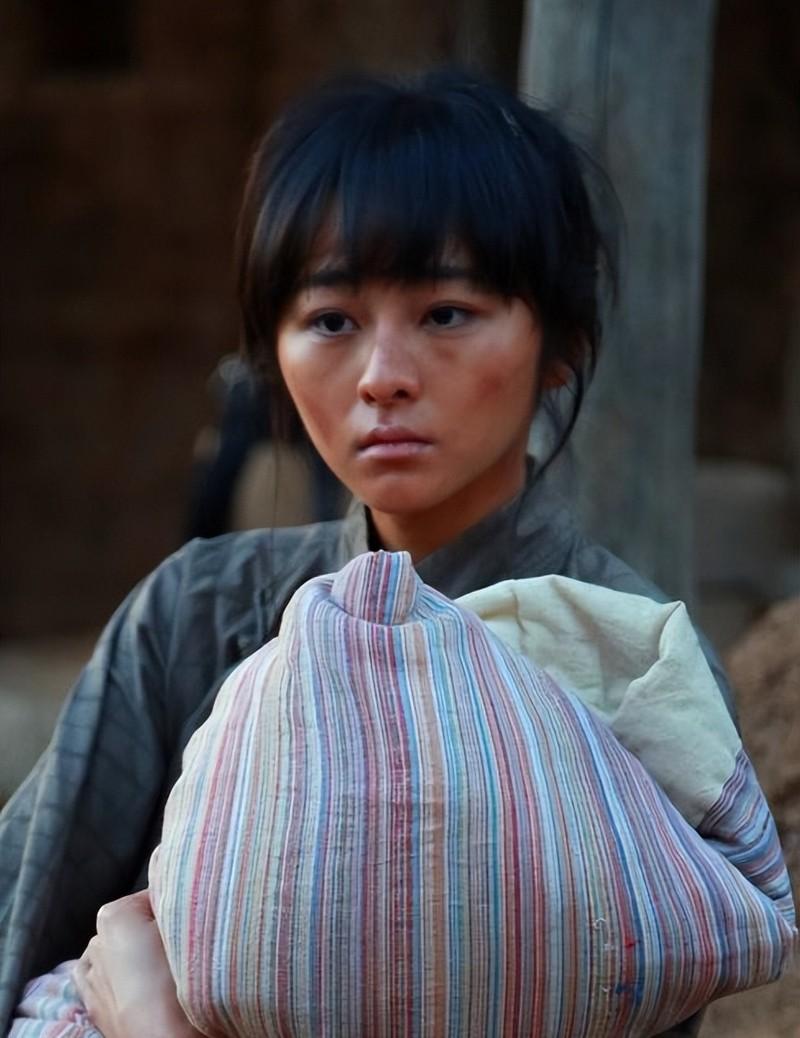 《白鹿原》原著：如果不是“那撮罪恶的麦草”，冷秋月根本不会疯冷秋月家是外来户，