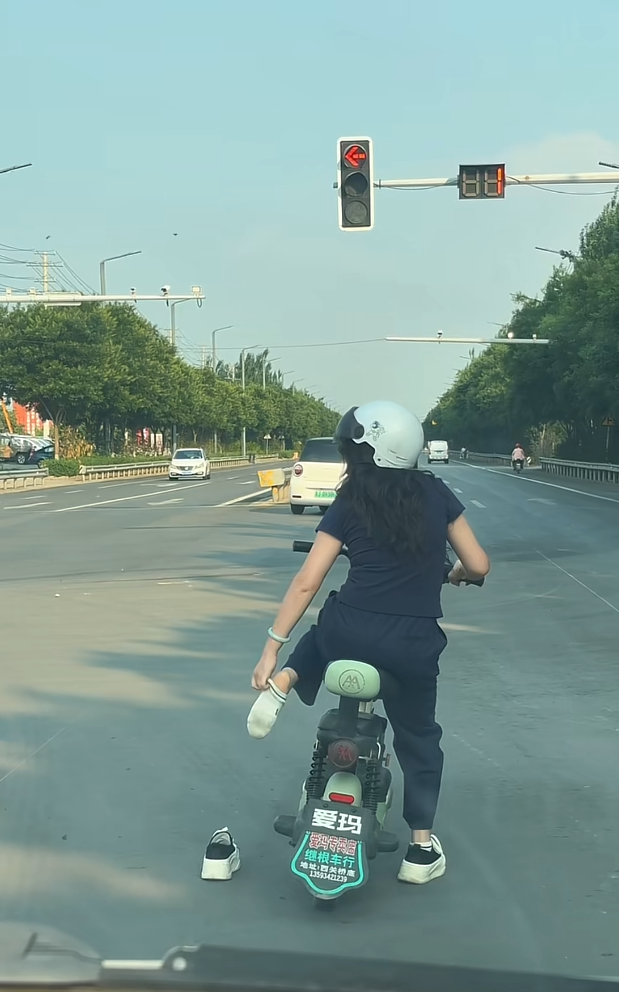 她好像是在骂我！[哭笑不得][哭笑不得][哭笑不得]