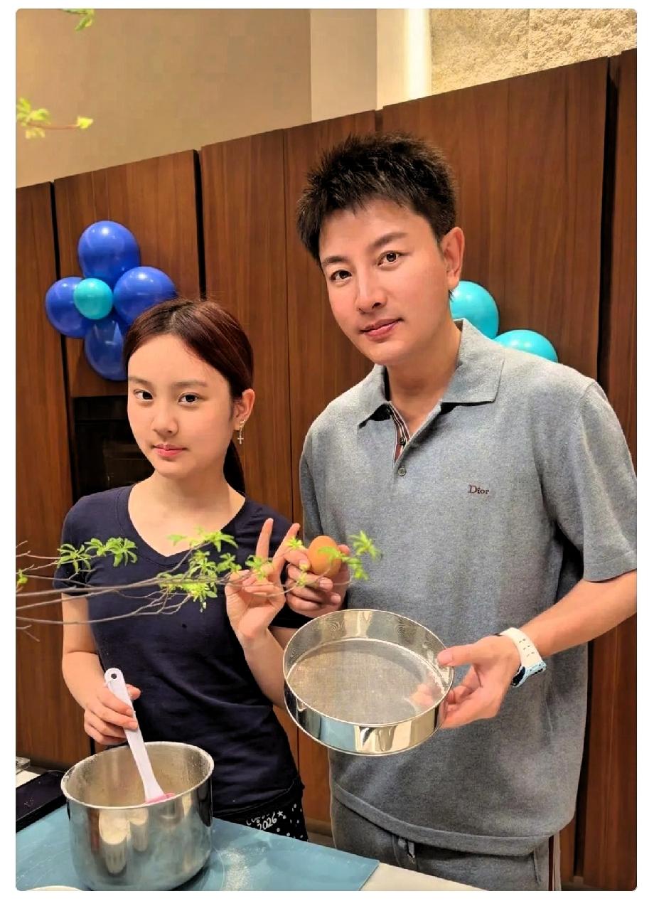 贾乃亮，激动发文。4月12日，贾乃亮突然发文，字里行间都透露着激动的心情，充斥