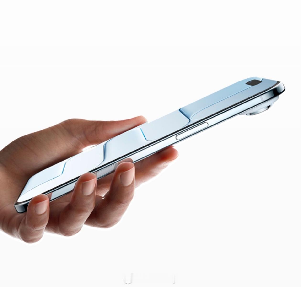 买iPhoneAir就等于大冒险没必要啊，除了轻薄一无是处，目前eSIM缺点大