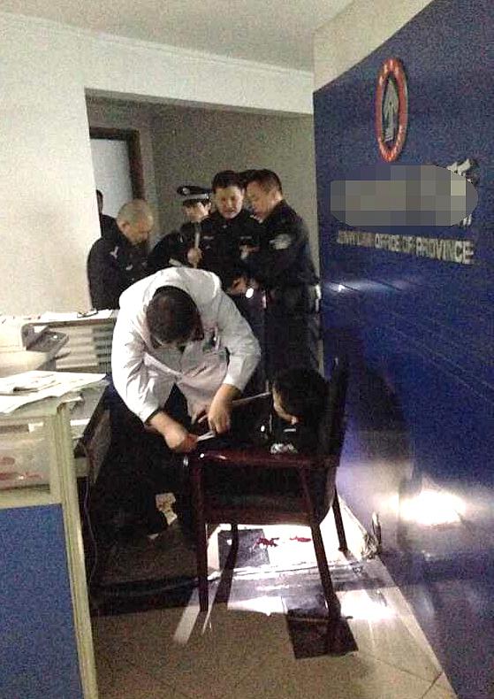 一条1.5米的过道，五条人命，这场血色清晨撕开了人性最阴暗的褶皱。检方那份死刑建