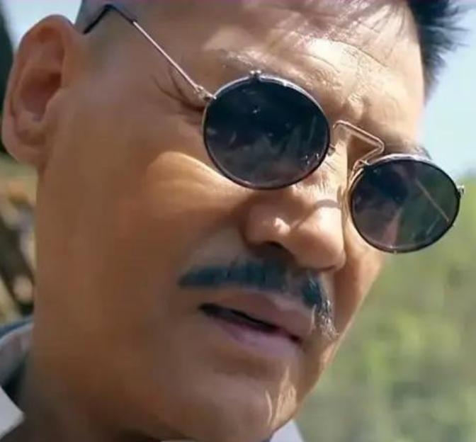 在3月15日深圳举行的第十五届中国国际新媒体短片节“金鹏之夜”盛典上，演员巍子针