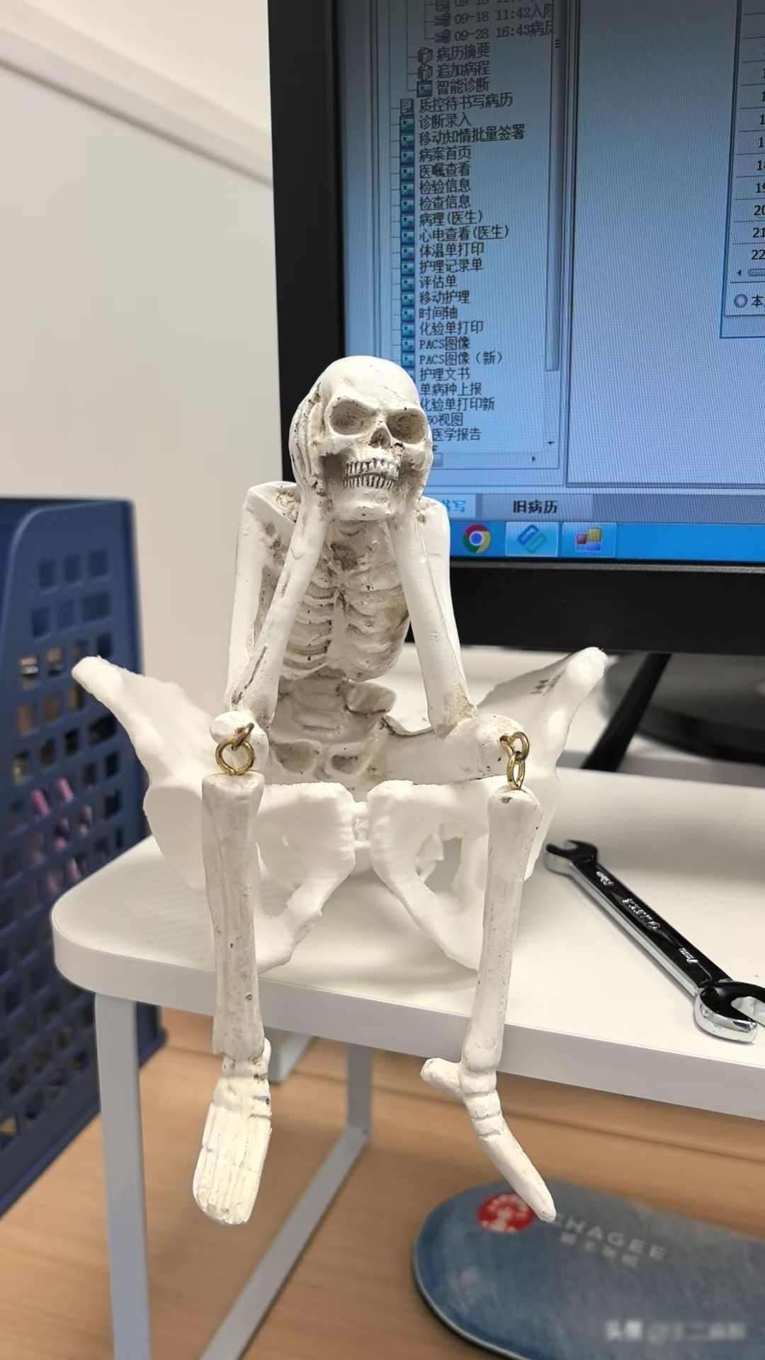 在胃镜室，同事在麻之前反复问病人吃没吃喝没喝，回答说就六点钟喝了一次性杯子小半杯