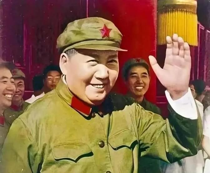 毛主席您是个谜，无法用常人的思维来解释您，您是人而不是神，但：您却成为了世界人民