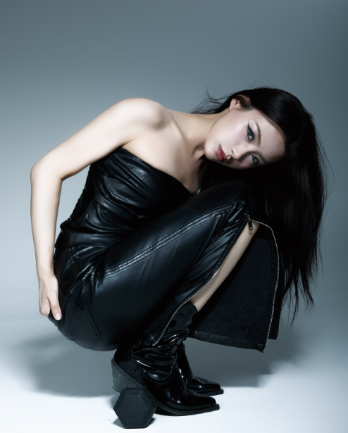 戴萌的黑色纯欲妆造，超nice！