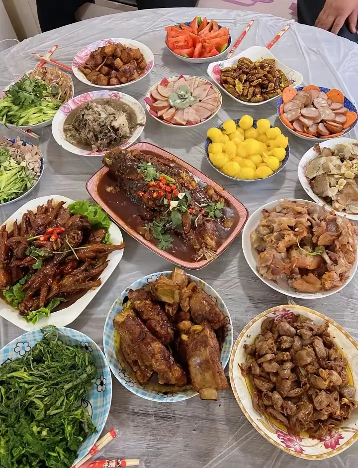 这桌子菜在家招待客人怎样？