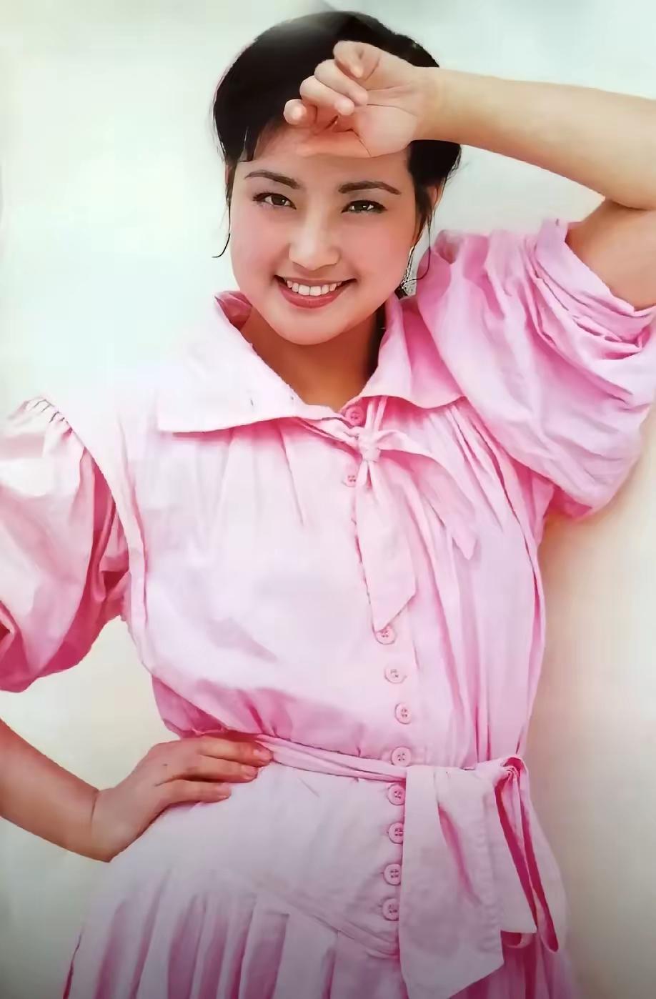 刘晓庆有她独具一份的脚踏实地的实在，绝对不是运气好——国内女演员的大奖几乎全部都