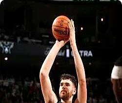 开拓者队内地位最稳的4个人:格兰特今晚就没想别的，他就是上场去拿分的，一个人硬