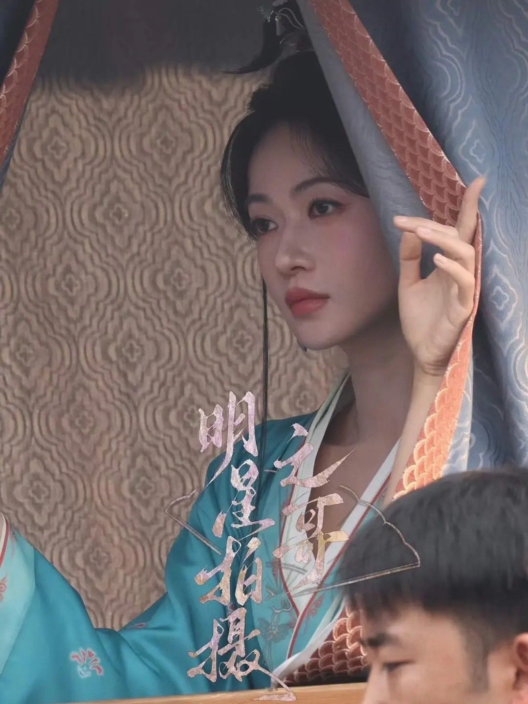 吴谨言产后状态更绝了，当妈妈的温柔气场真的很动人。​