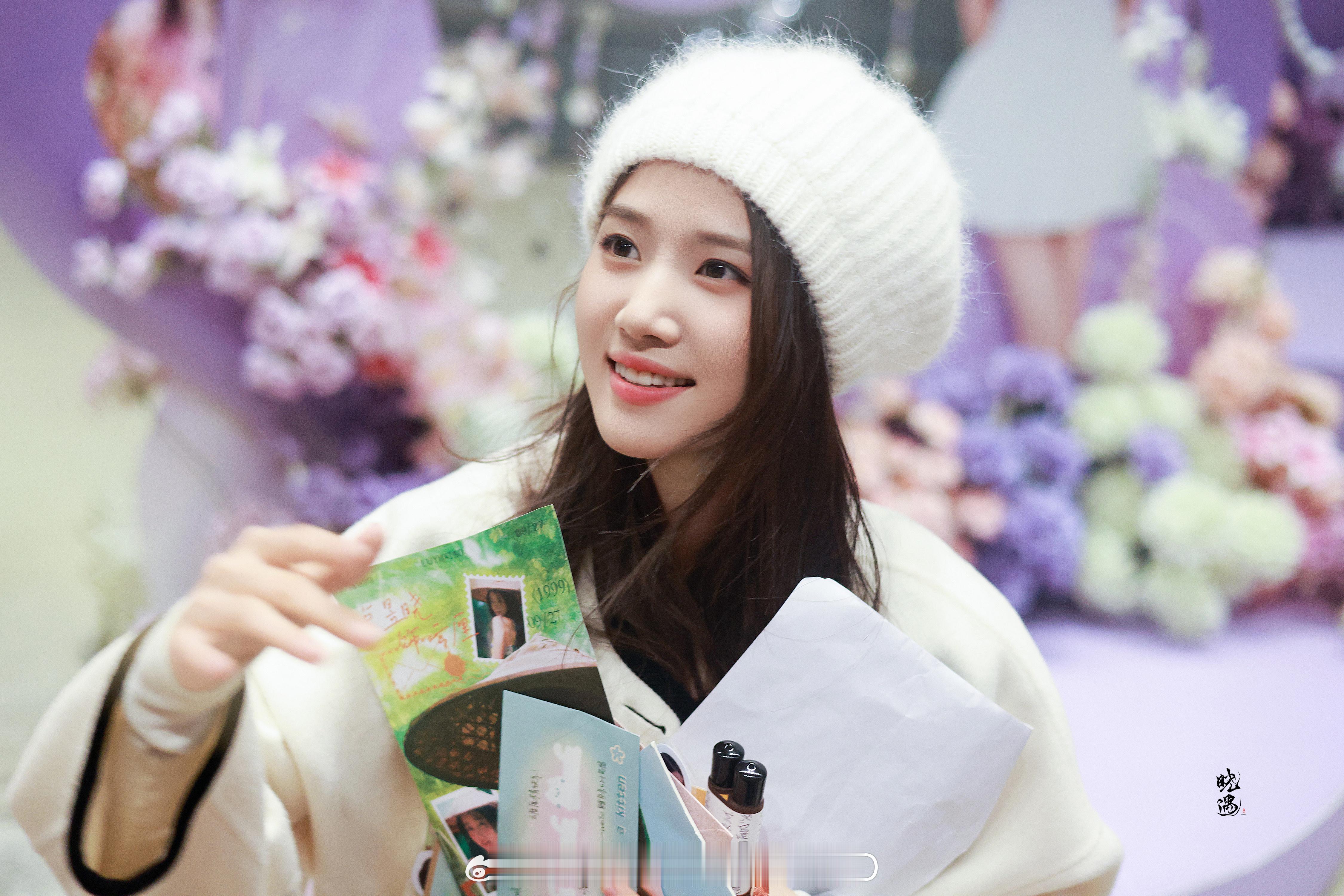 卢昱晓《折月亮》杀青应援路透，杀青快乐期待早日与云厘见面！！🙌[打c