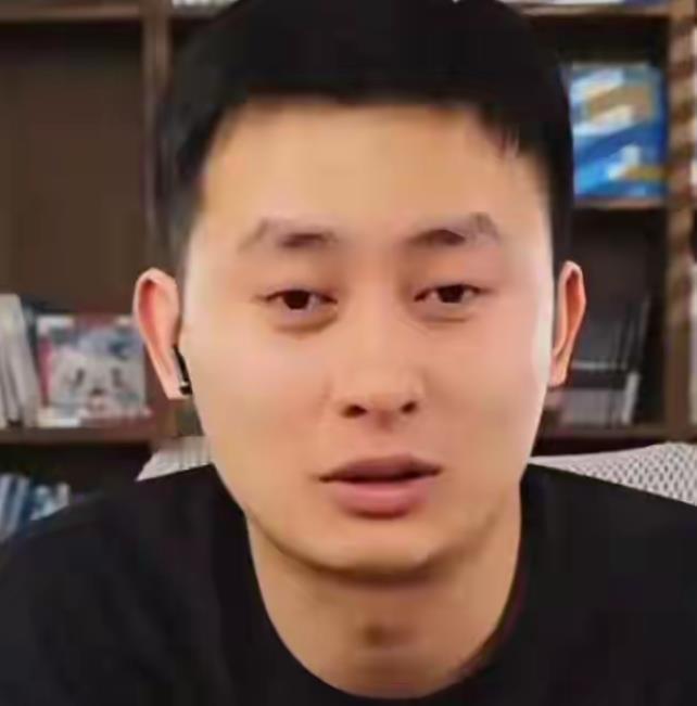 武亮老师在直播间多次落泪，并表达了若无法继续坚持，便考虑解散团队的真实情绪。