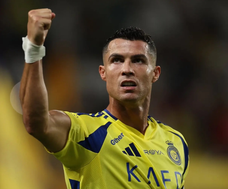 会哭闹的才有更大好处，老实的只能吃亏！本泽马罢赛，事情闹大，得到自己想要得到的