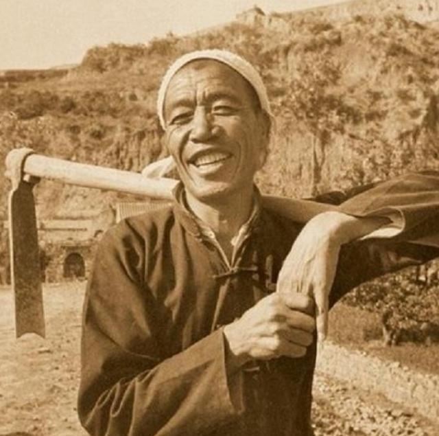 1980年，陈永贵辞去国务院副总理职位。临行前，向华国锋辞别，忍不住感叹：除了毛