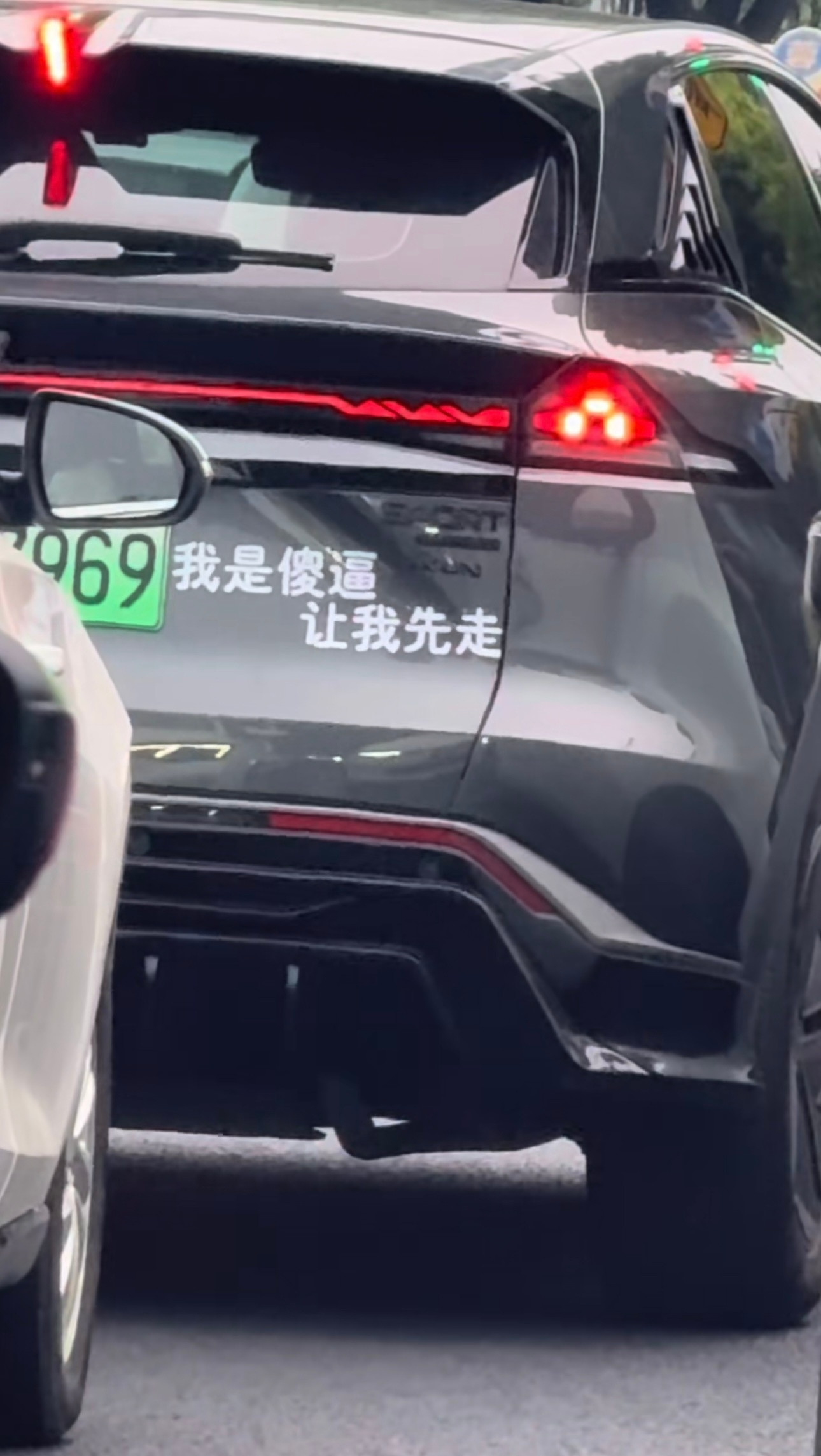 大哥对自己太狠了[捂脸哭][捂脸哭][捂脸哭]​​​