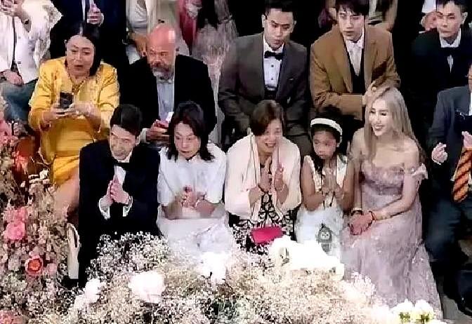 何猷君结婚花了8000万，辛奇隆没去。他娶了何超盈，却缺席了何猷君的婚礼，任由