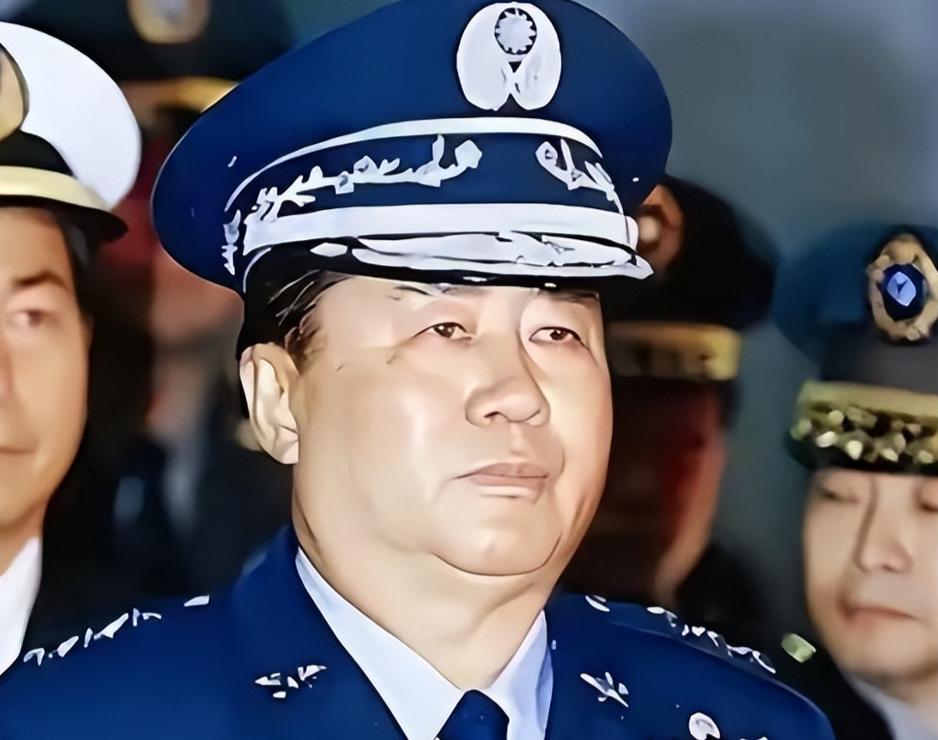 台湾首任军事大学校长，退役上将夏瀛洲曾说：当年佩洛西窜台，解放军趁势突破了海峡中
