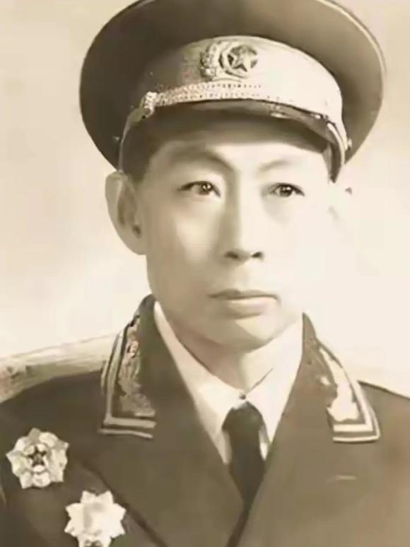 1949年秋天，新疆东部的鄯善突发叛乱，起义部队突然反水，打死了迎接解放军的县长