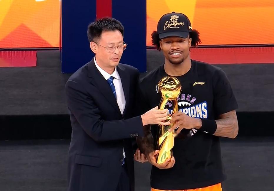 加冕FMVP！！！上海久事外援古德温本赛季季后赛表现！！！场均29.8分钟