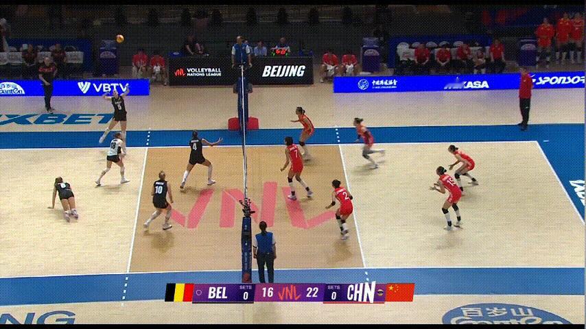 泪目了[哭哭][哭哭]夸夸我们的天才二传张籽萱，别看我们只有16岁，第一次打国际